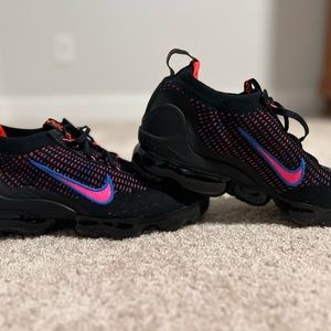 Nike Women's Air Vapormax 2021 FK Black/Hyper Pink-Racer Blue